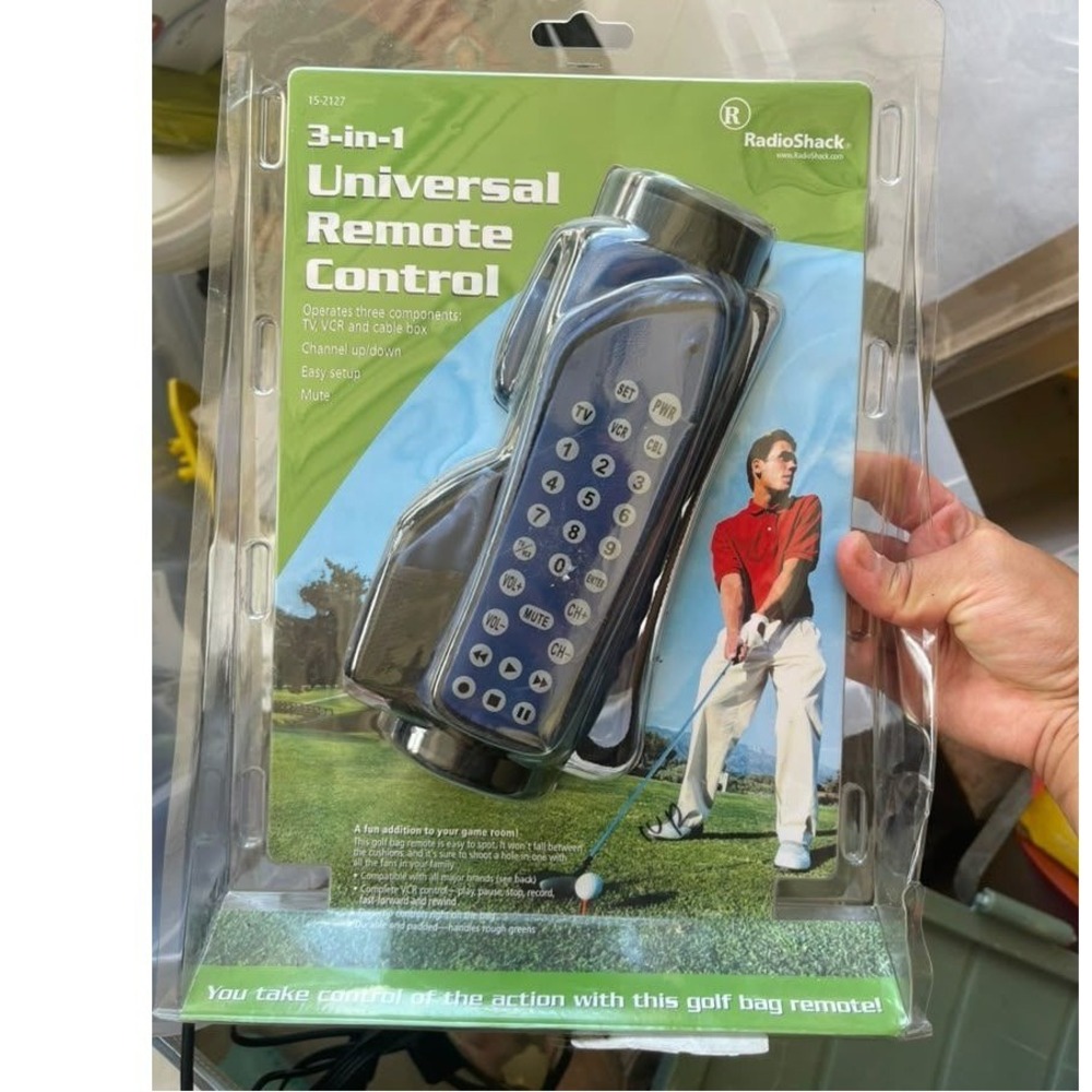 RadioShack 15-2127 Golf Bag 3-in-1 Universal Remote Control TV VCR Cable New
